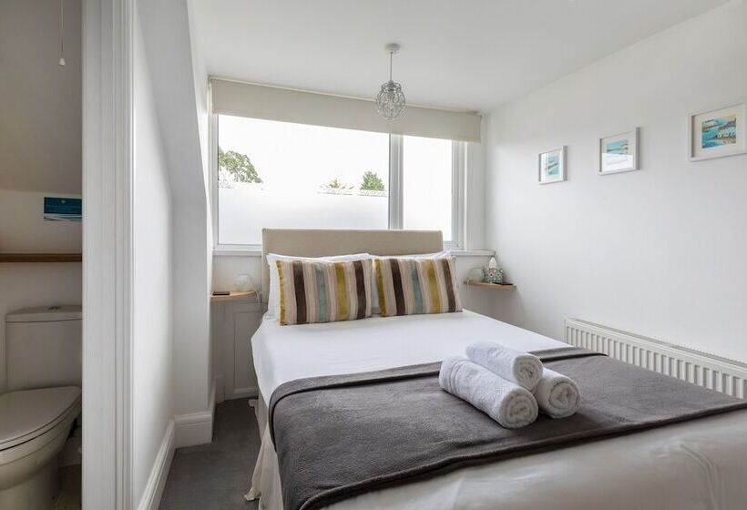 标准间, Oasis House