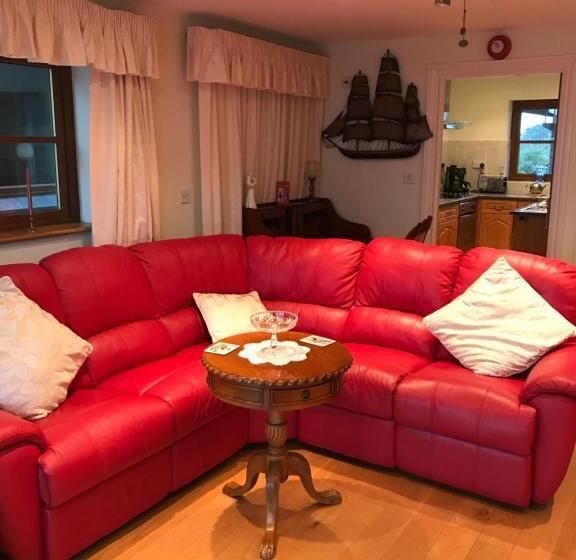 1 Sovrums Lägenhet med Balkong, Orchard Manor