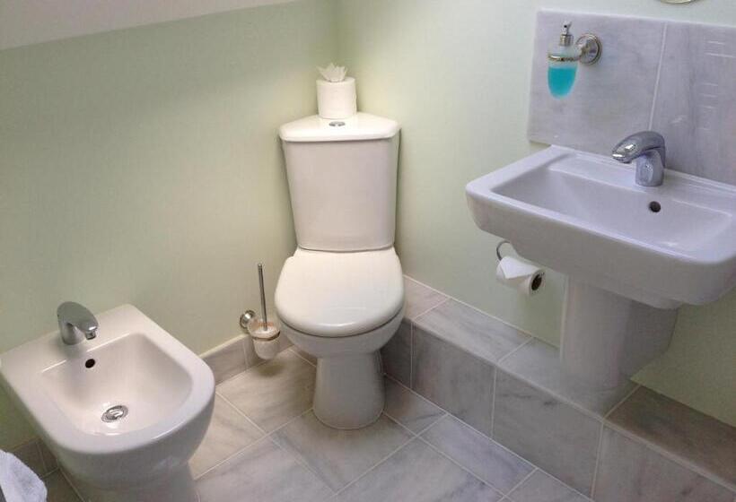 Penthouse Svit, Orchard Manor