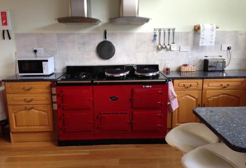 Penthouse Svit, Orchard Manor