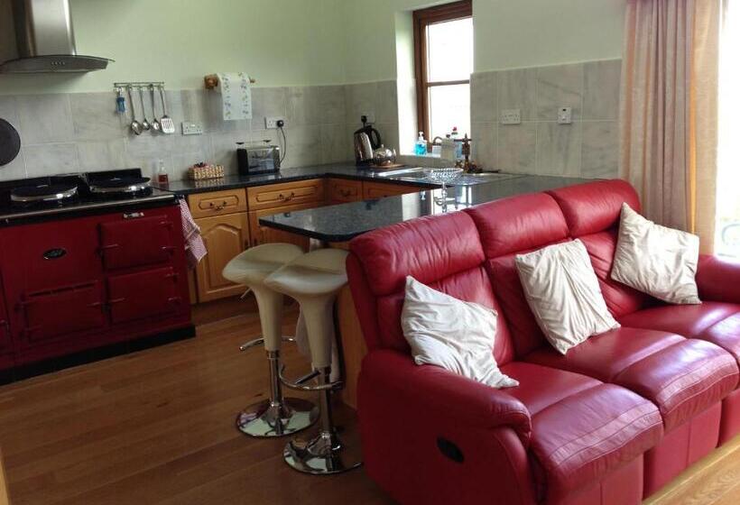 Penthouse Svit, Orchard Manor