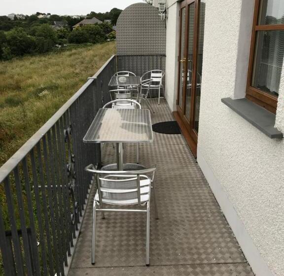 Penthouse Svit, Orchard Manor