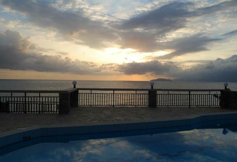 スーペリアスタジオ, Ostria Apartments