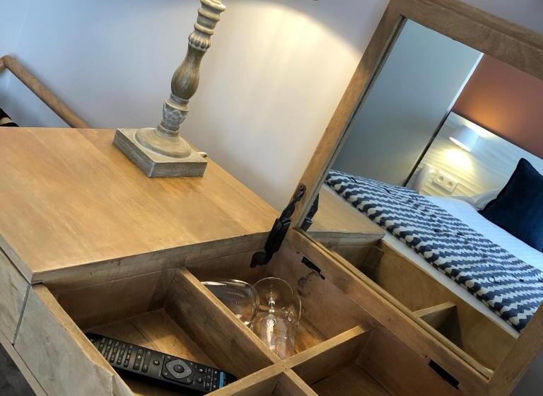 חדר סטנדרט עם מרפסת ונוף לים, Boutique Hotel & Spa La Villa Cap Ferrat