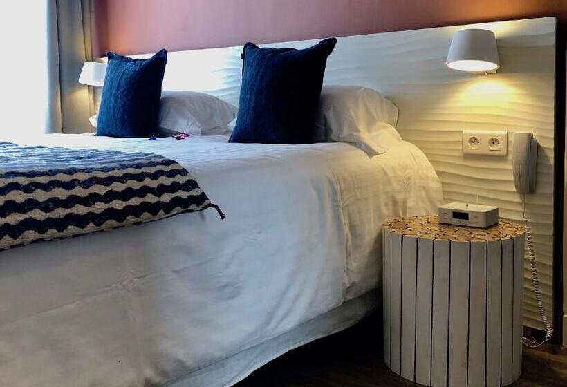 חדר סטנדרט נוף לים עם טרסה, Boutique Hotel & Spa La Villa Cap Ferrat