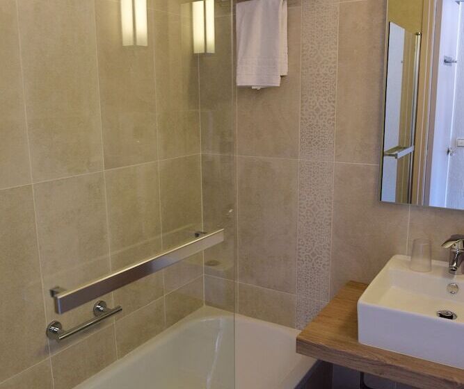 חדר סטנדרט נוף לים עם טרסה, Boutique Hotel & Spa La Villa Cap Ferrat