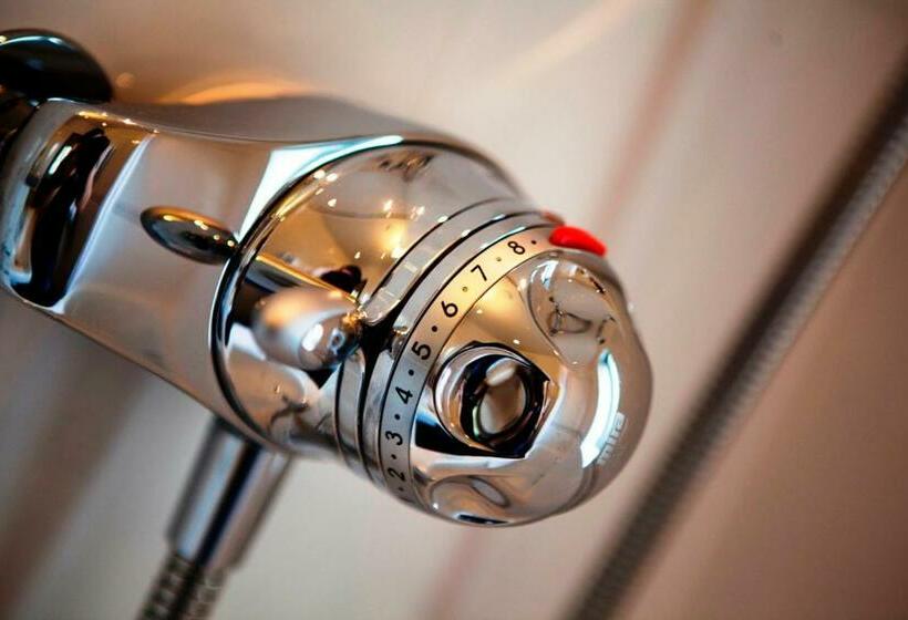 クラシックルーム, The Clive Arms