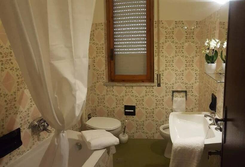 标准三人间, Albergo Bruna