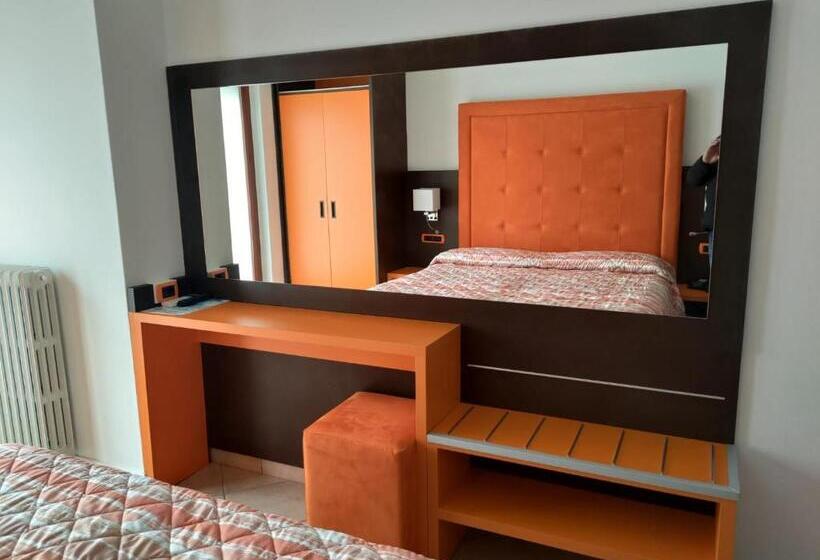 חדר סטנדרט לשלושה, Albergo Casa Este