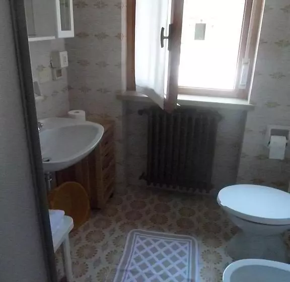 Standard-studio, Albergo Casa Este