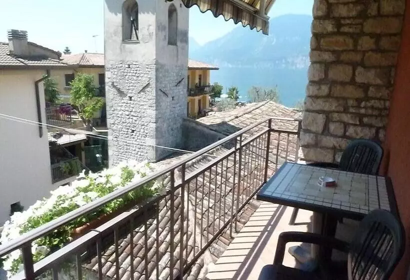 Standard-studio, Albergo Casa Este