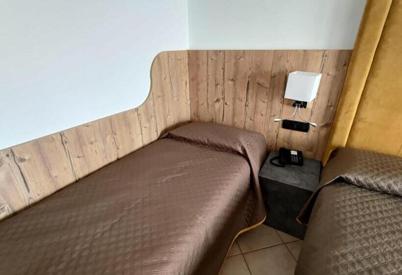 스탠다드 트리플 룸, Albergo Casa Este