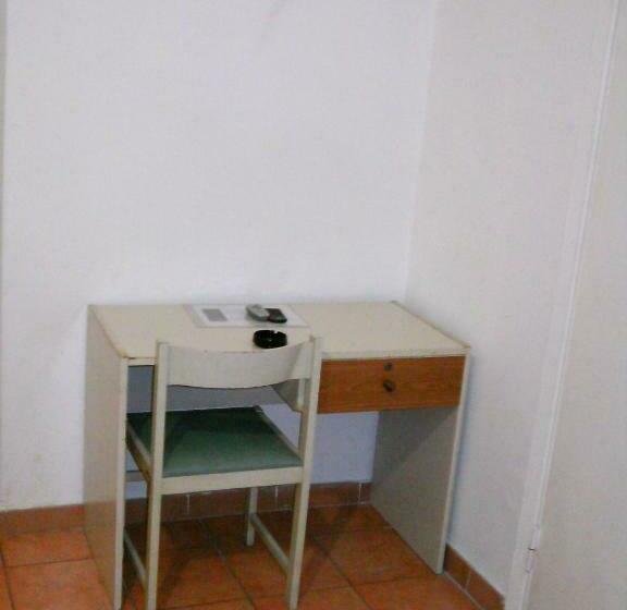 اتاق استاندارد چهار تخته, Albergo Cavour Self Checkin