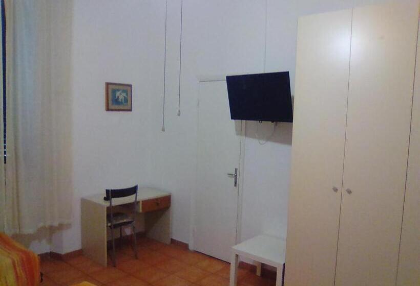 اتاق استاندارد چهار تخته, Albergo Cavour Self Checkin