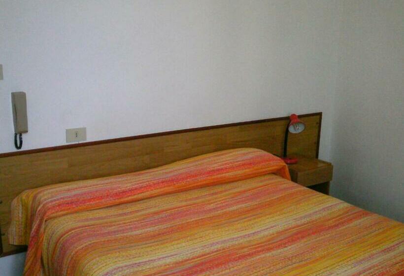 اتاق استاندارد, Albergo Cavour Self Checkin