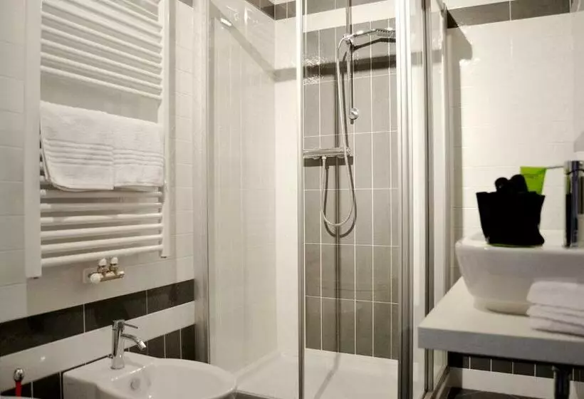 Single Deluxe Room