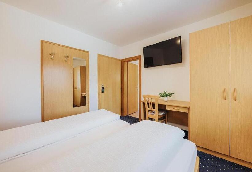 Quarto Estandar, Bischofhof   Bistro Jasmin