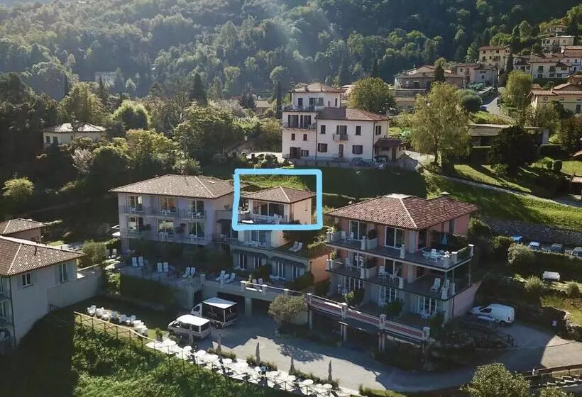 Suite with lake view, Borgo Le Terrazze