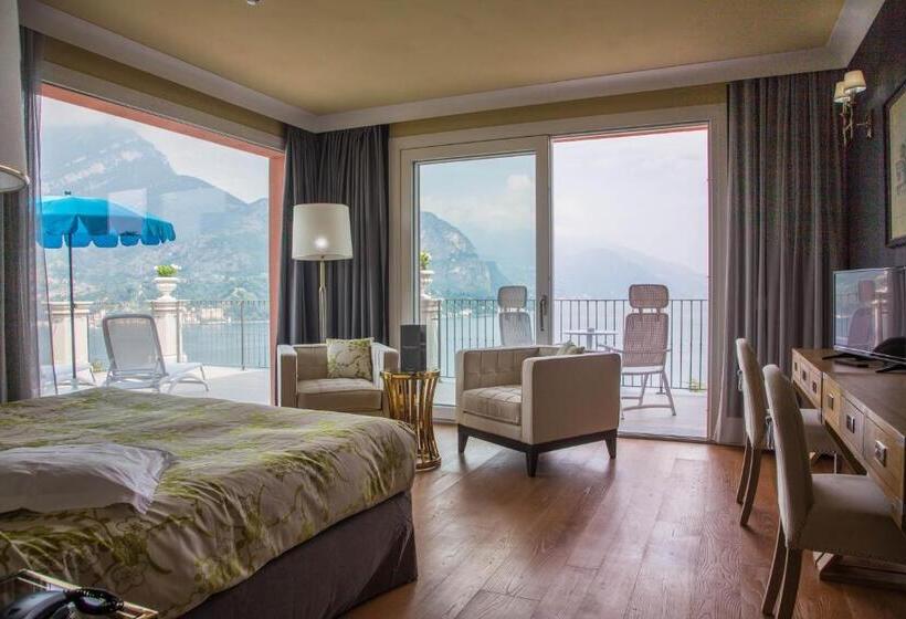 Suite with lake view, Borgo Le Terrazze