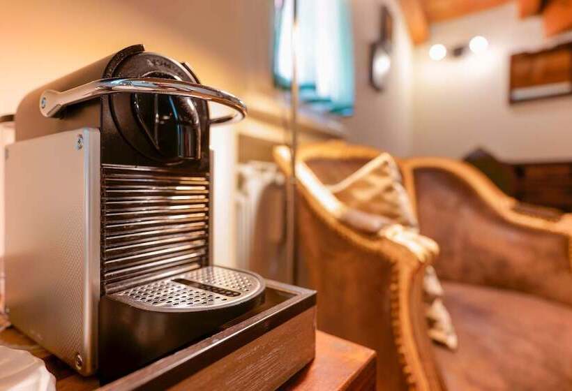 اتاق لوکس, Casa Miramonte