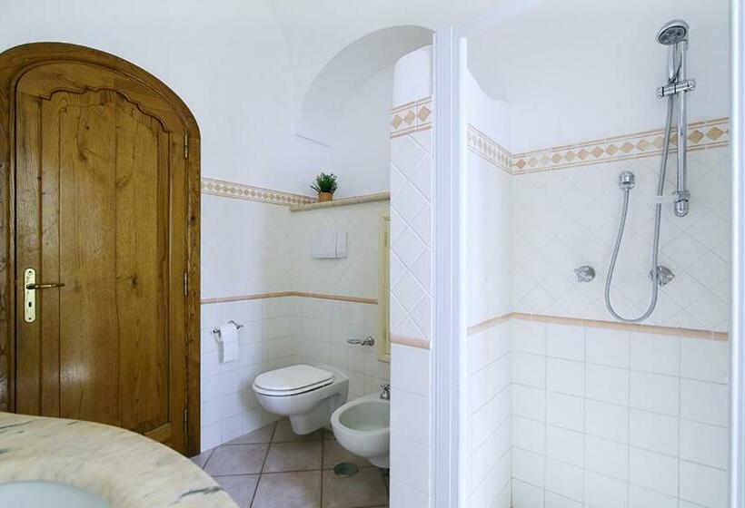 اتاق استاندارد با بالکن و چشمانداز دریا, Colle Dell'ara