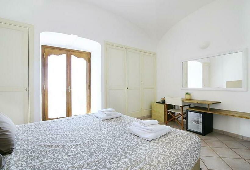 اتاق استاندارد با بالکن و چشمانداز دریا, Colle Dell'ara