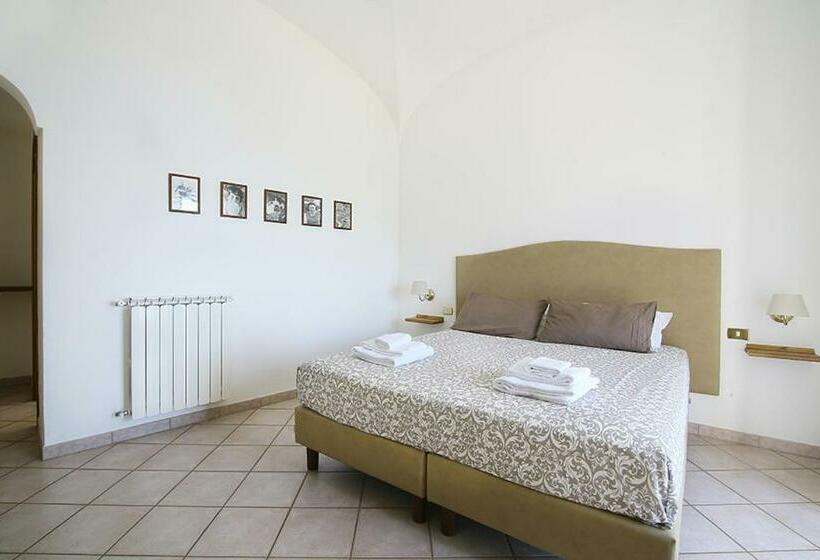 اتاق استاندارد با بالکن و چشمانداز دریا, Colle Dell'ara