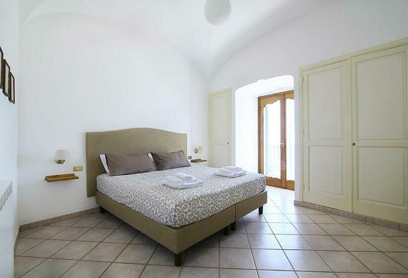 اتاق استاندارد با بالکن و چشمانداز دریا, Colle Dell'ara