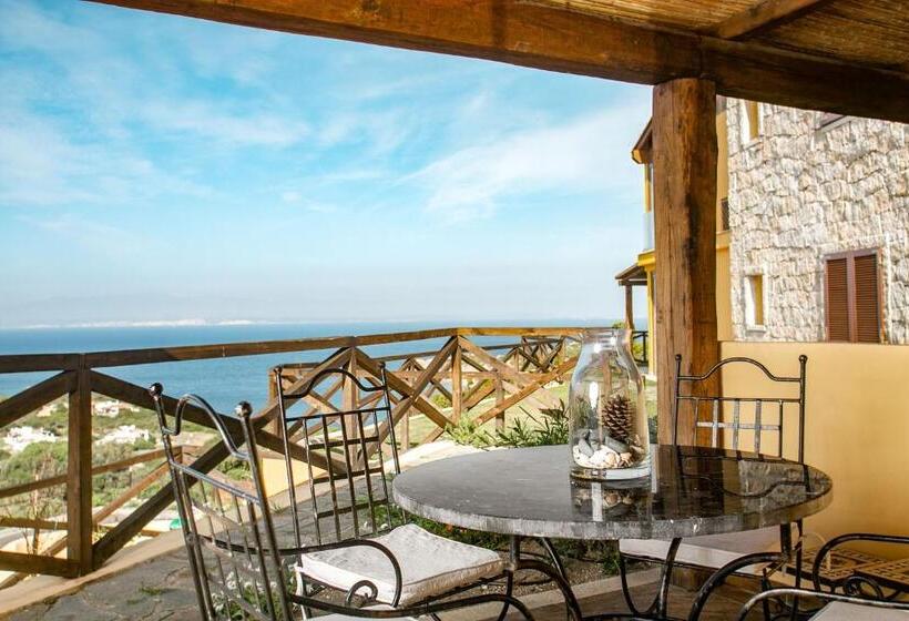 Deluxe Suite Sea View, Punta Falcone Resort