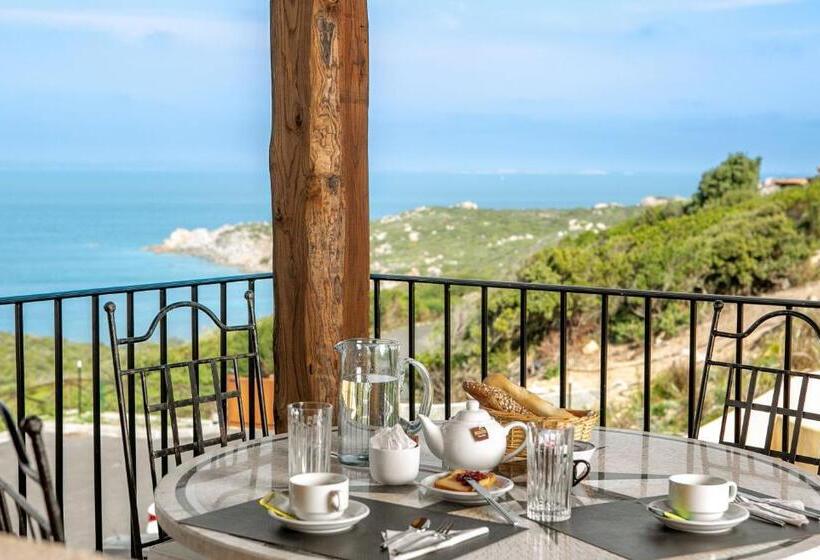 Люкс Deluxe Кровать Кинг, Punta Falcone Resort