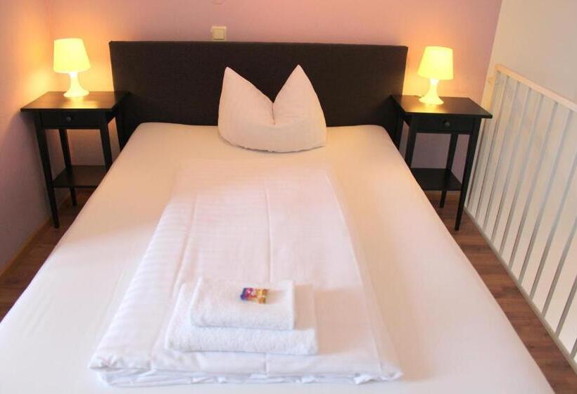 اتاق استاندارد یک نفره, Stayinn Hostel Und Gastehaus