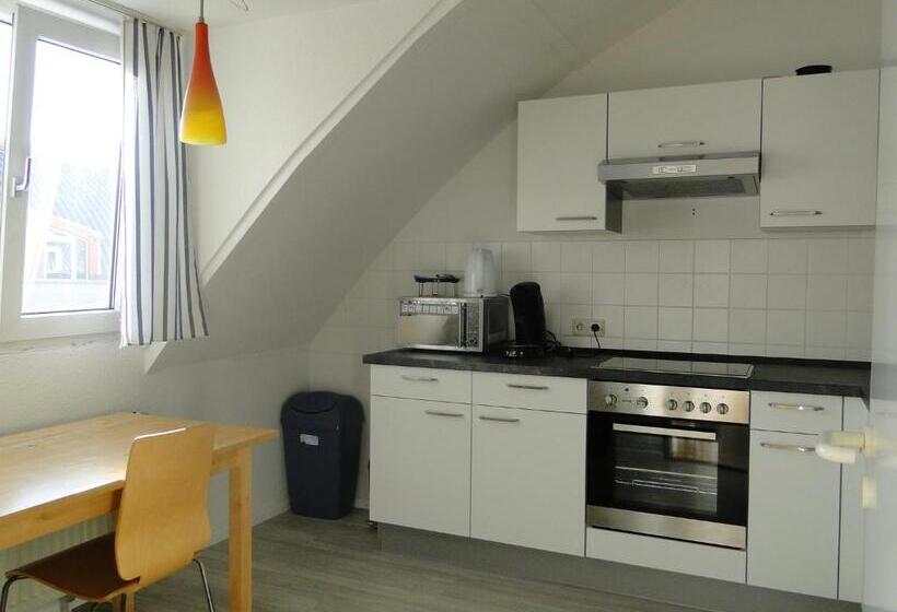 Huoneisto 2 Makuuhuonetta, Stayinn Hostel Und Gastehaus