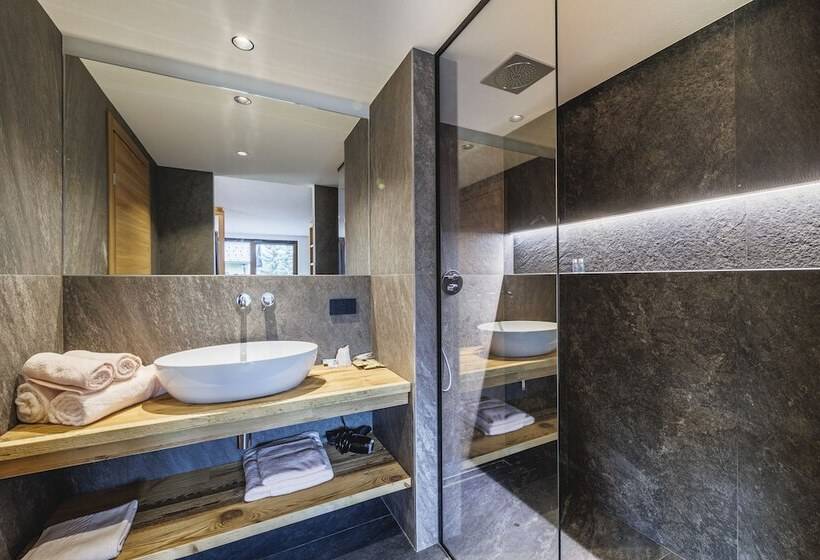 اتاق استاندارد سه نفره, Steinbock B&b  Apartaments