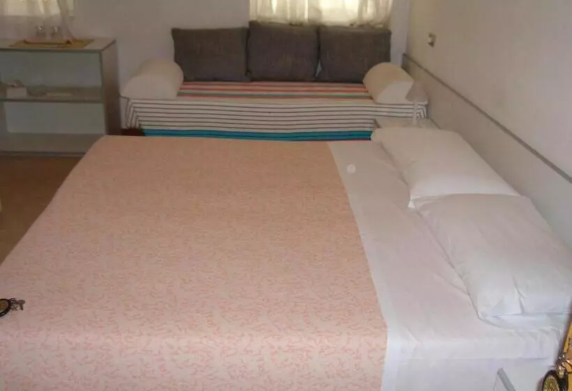 Standard-invahuone, Villa Carla