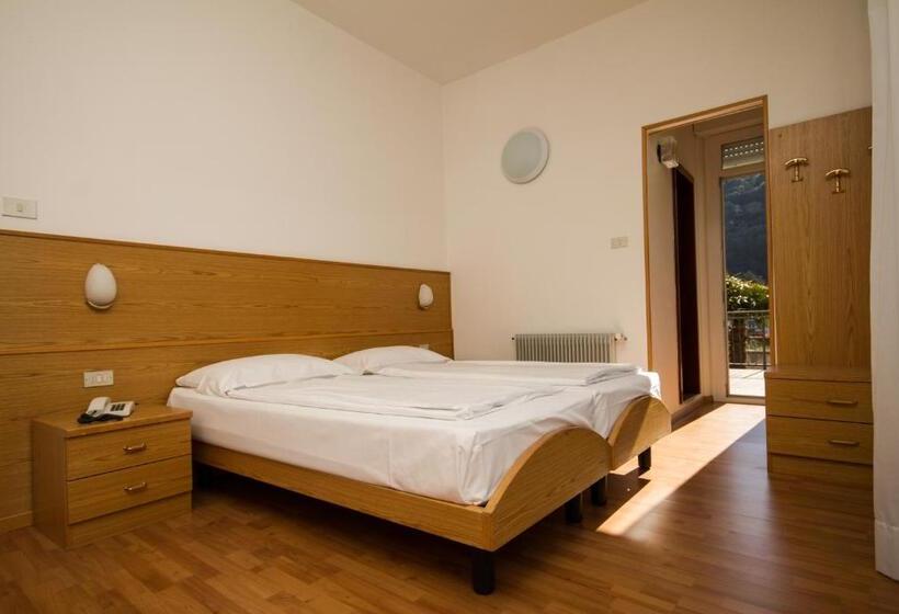 标准间带阳台, Villa Orchidea