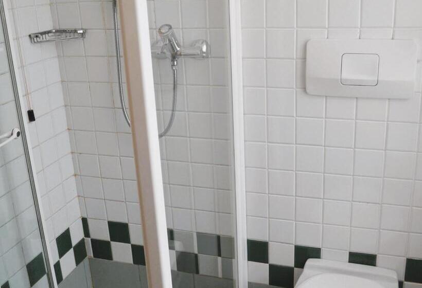 חדר סטנדרט לשלושה, Villa Regina