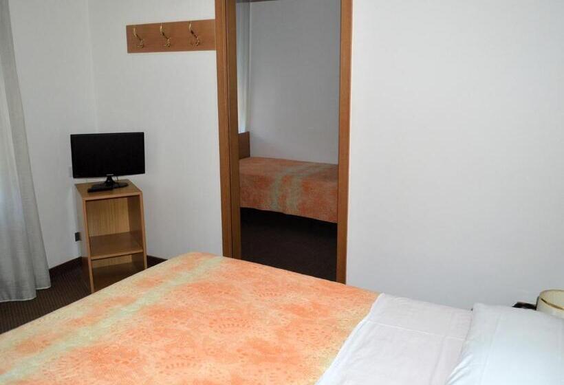 컴포트 트리플 룸, Villa Regina