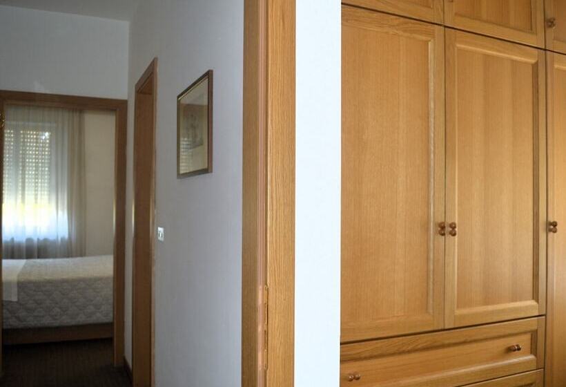 חדר קומפורט לשלושה, Villa Regina