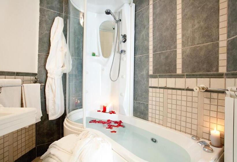 جناح, Villa Torre Antica