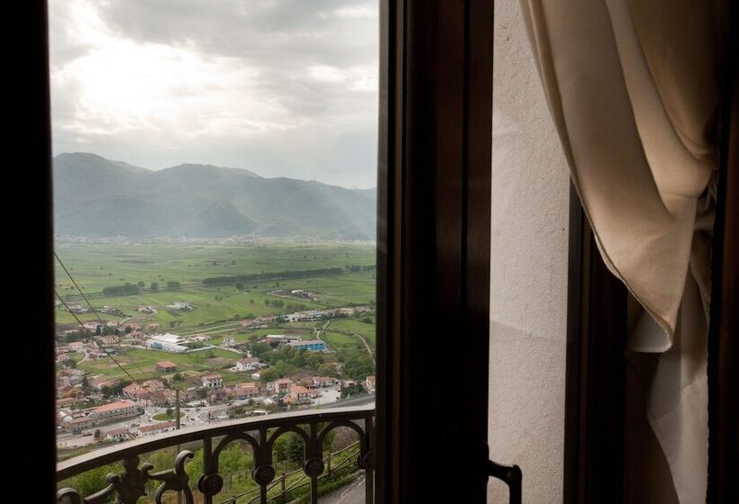 غرفة قياسية ثلاثية, Villa Torre Antica