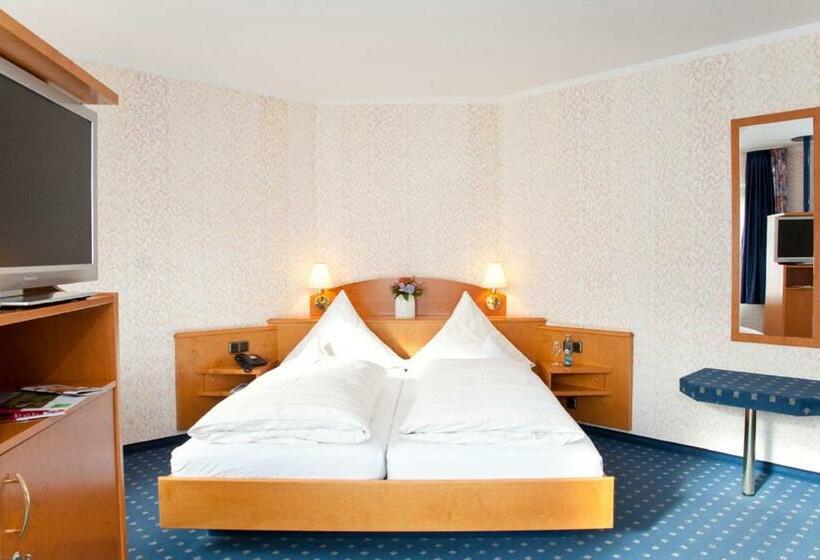 Четырехместный Номер Стандарт, Landkomfort Hotel Elsenmann