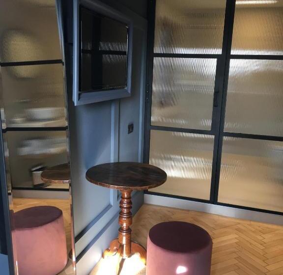 חדר דלוקס יחיד, 5 Colonne