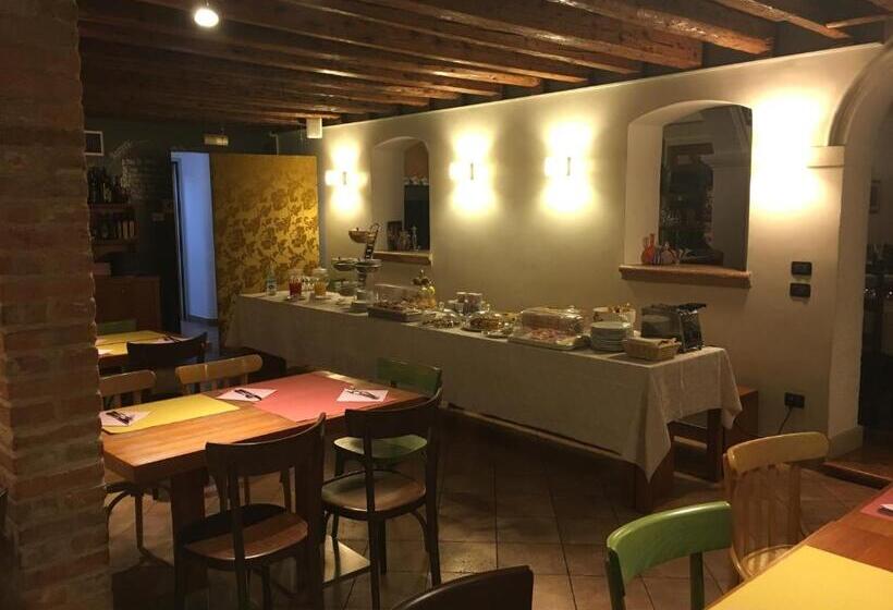 חדר דלוקס, 5 Colonne