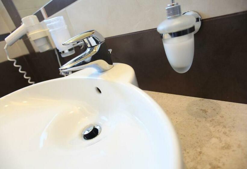 标准间, Albergo Ristorante Papa