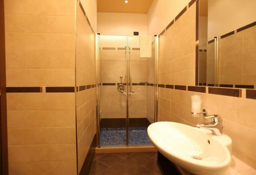 标准间, Albergo Ristorante Papa