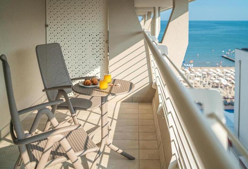 חדר סופריור צדדי נוף לים, Capitol