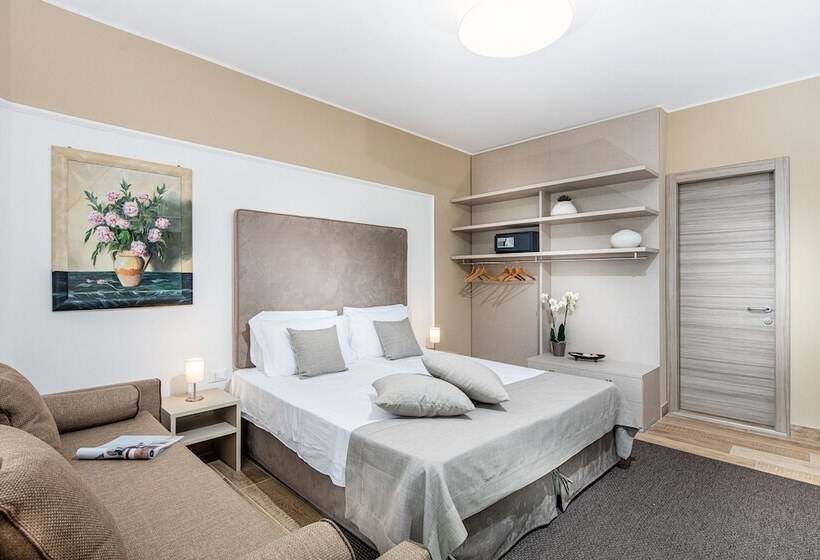 חדר סופריור לשלושה עם נוף לים, Capitol