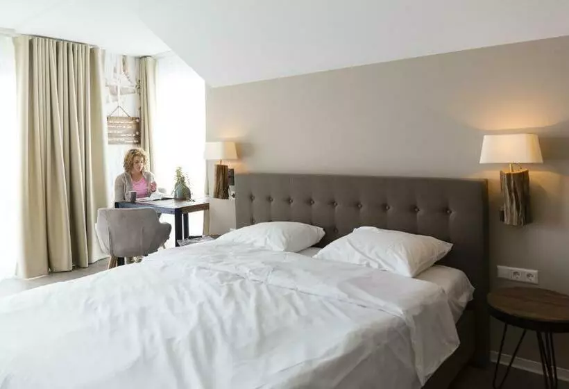 Suite, De Zeeuwse Kust (family Only)