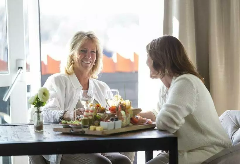 Suite, De Zeeuwse Kust (family Only)