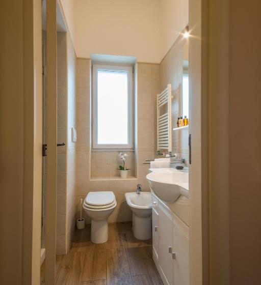 דירת חדר סופריור, Dimora Grottone